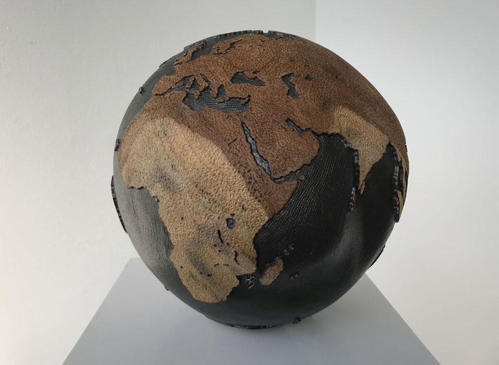 Bruno Helgen, Globe-Kupfer-Graphit, 2017